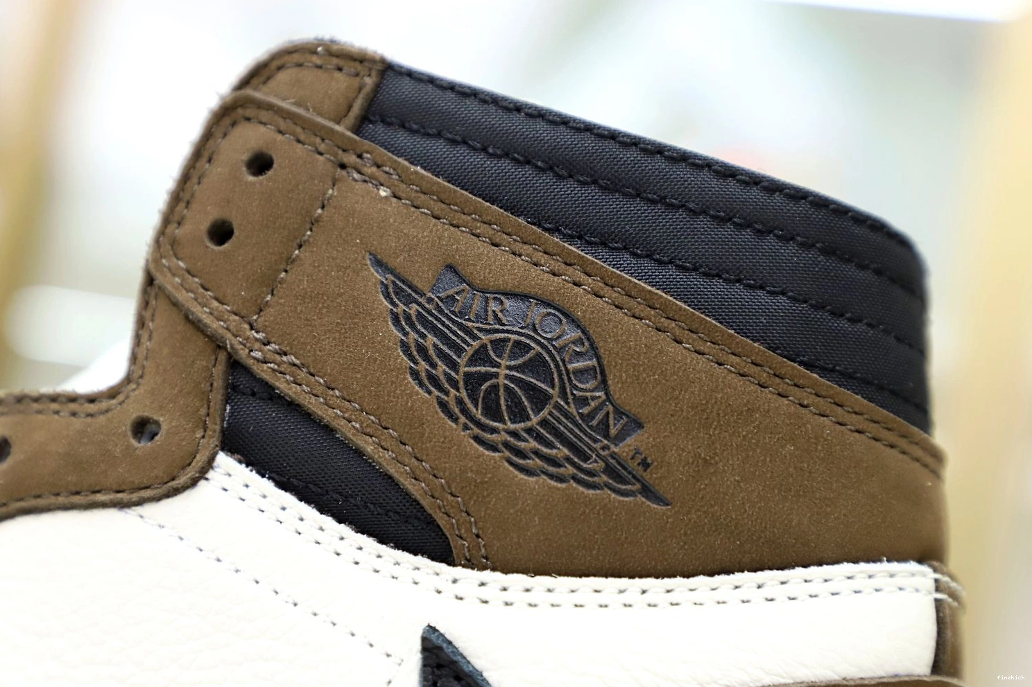 HIGH JORDAN 'MOCHA' SCOTT TRAVIS X AIR RETRO OG 1 0716